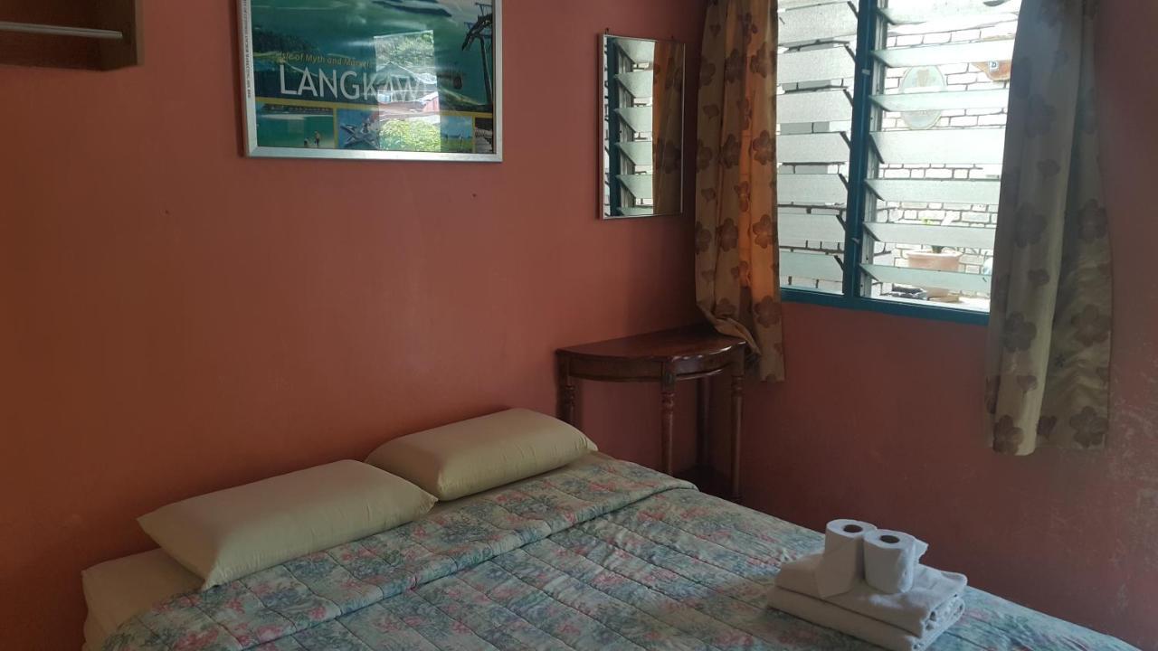 Alora Budget Inn Tanah Rata Exterior foto