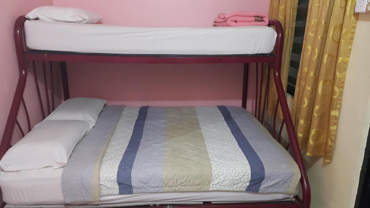 Alora Budget Inn Tanah Rata Exterior foto